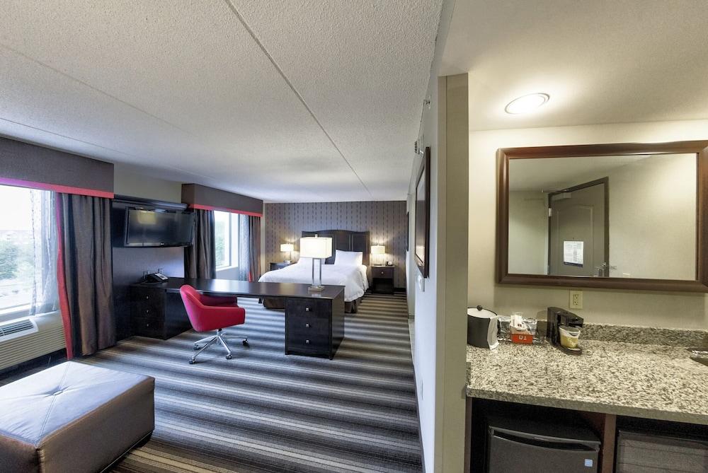 Hampton Motel