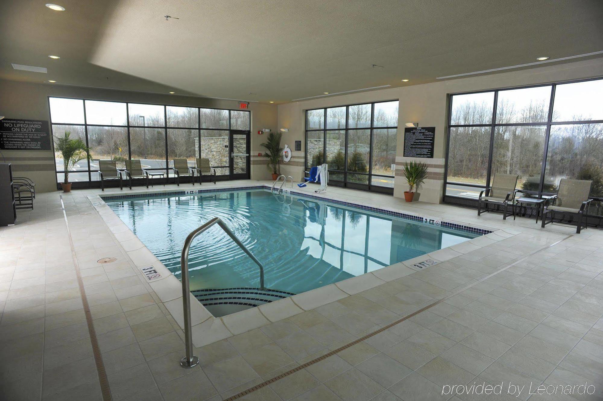 Hampton Motel 3*